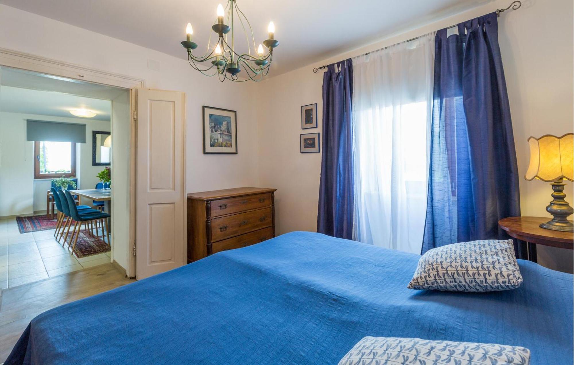 Lovely In With Kitchen Apartment