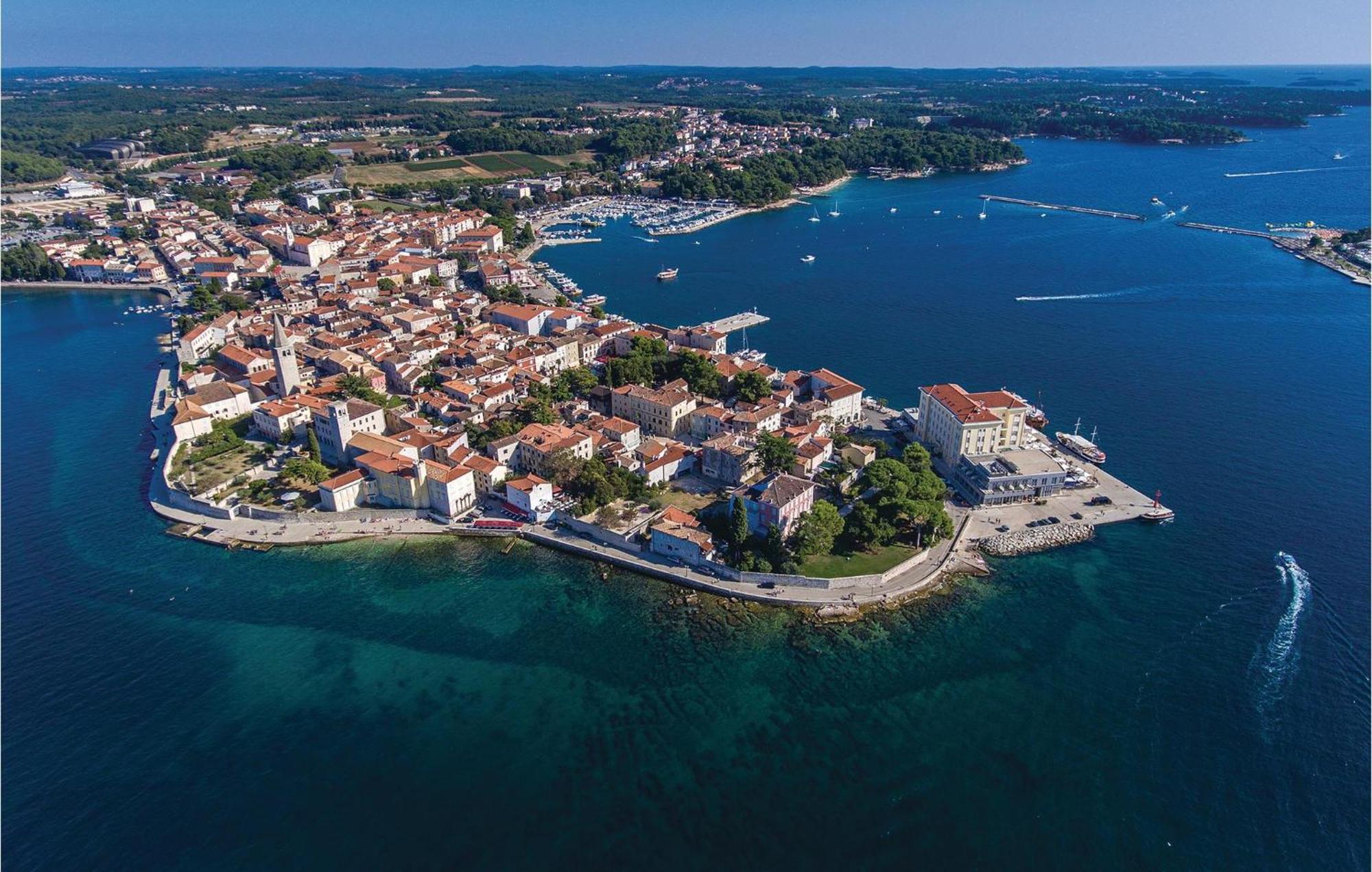 Apartment Lovely In With Kitchen Poreč